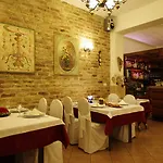 Aurora Hotel